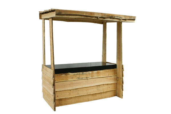 Marktkraam met zwart blad